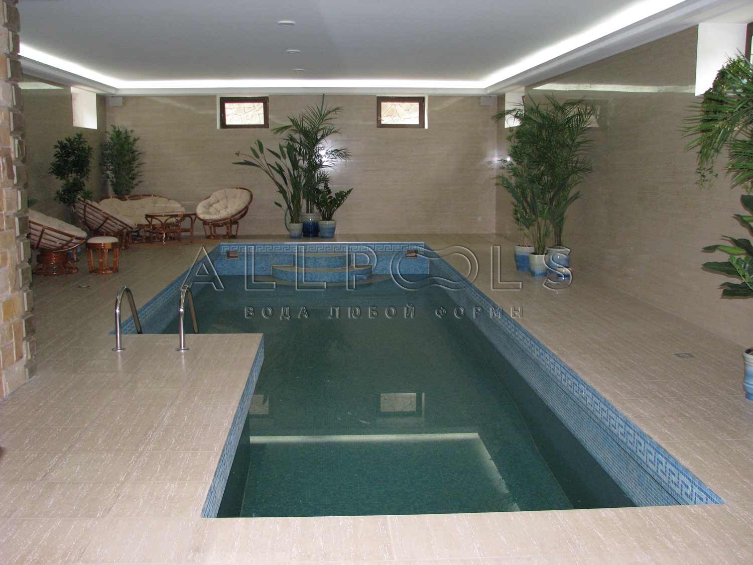 Реконструкция частного бассейна. Неухоженный бассейн (фото До)