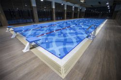 Фото бассейна Генериум ночью с освещением Фото бассейна Генериум ночью с освещением